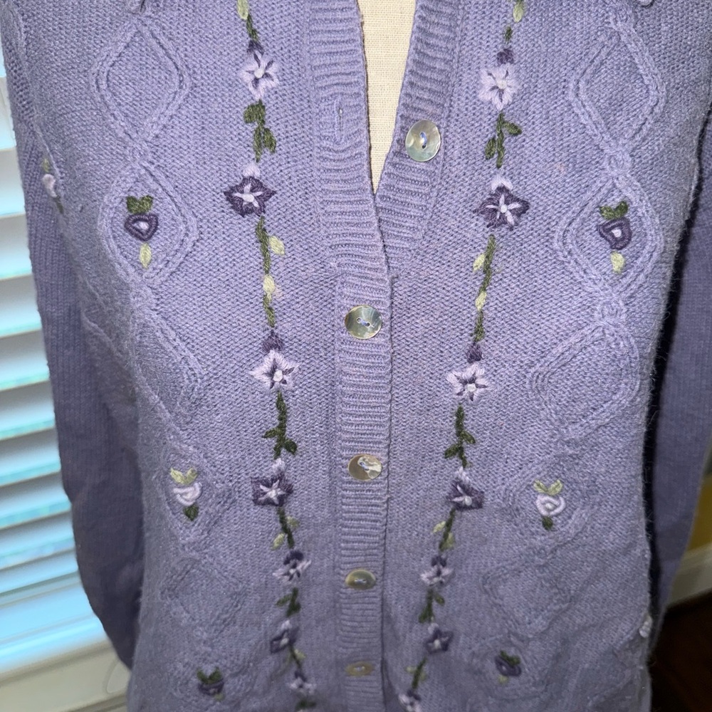 Vintage Alfred Dunner Lavender Floral Embroidered Cardigan - Picture 6 of 10
